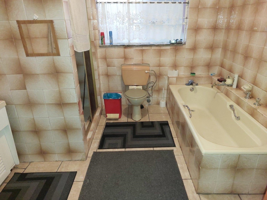 5 Bedroom Property for Sale in Vaal Power A H Free State